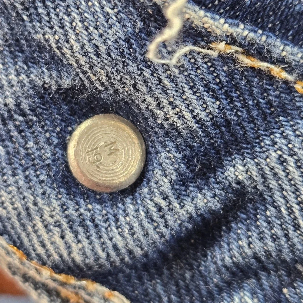 Levis Jeans Mens 24x30 Blue Straight‎ Regular Vintage Made In USA Medium Wash
